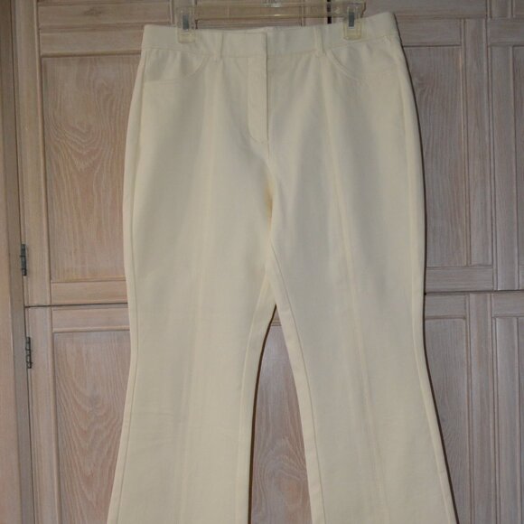 Isaac Mizrahi 24/7 Stretch Boot Cut Pants, 5 Pocket Jean Style, Cream - NWOT - Picture 1 of 7